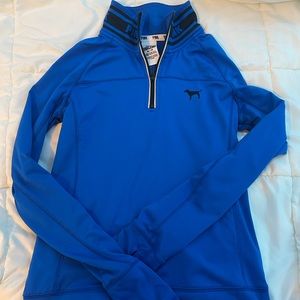 The brand PINK by Victoria’s secret. Worn but great condition!!